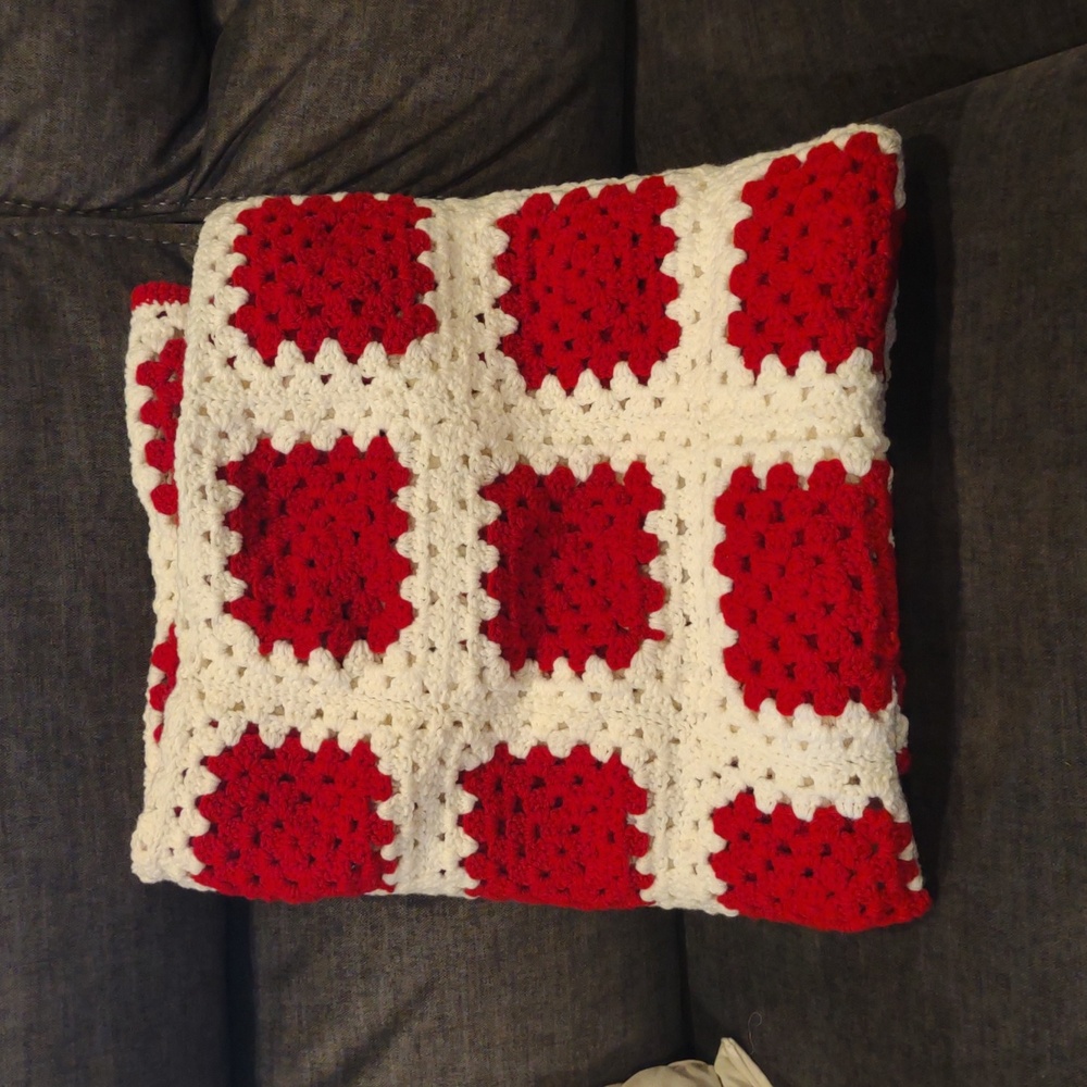 Vintage Handmade Red and White Crochet Granny‎ Square Blanket